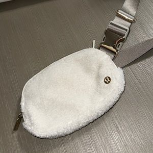 Everywhere fleece belt bag lululemon